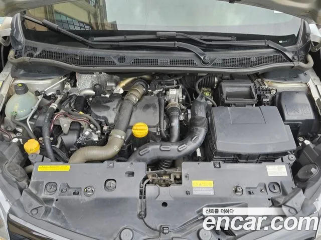 Renault QM3 2014 thumb 12