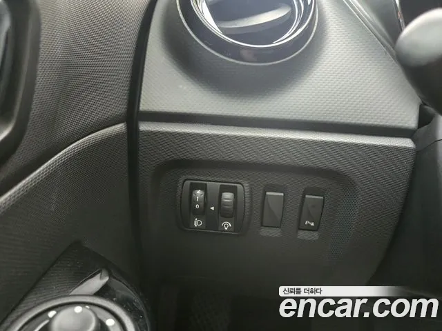 Renault QM3 2014 thumb 5