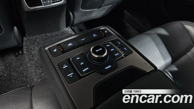 Hyundai Genesis 2016 thumb 10