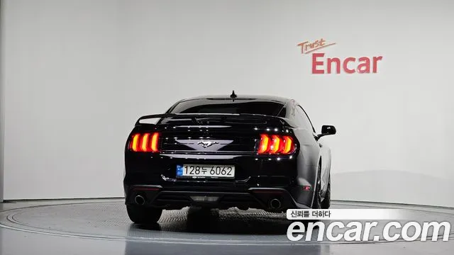 Ford Mustang 2022 thumb 11