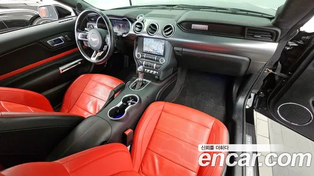 Ford Mustang 2022 thumb 2