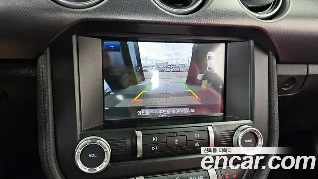 Ford Mustang 2022 thumb 3