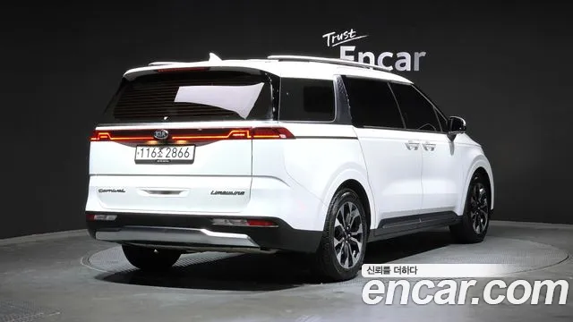 Kia Carnival 2021 thumb 12