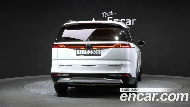 Kia Carnival 2021 thumb 7