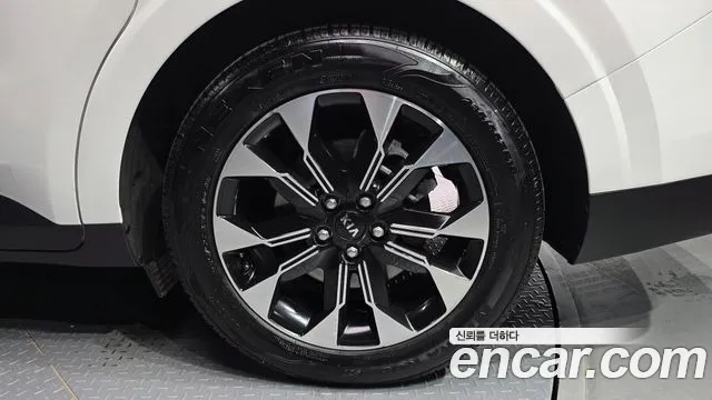 Kia Carnival 2021 thumb 5