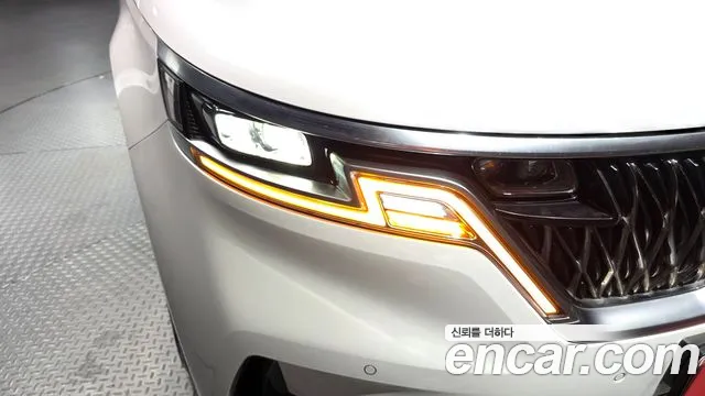 Kia Carnival 2021 thumb 10