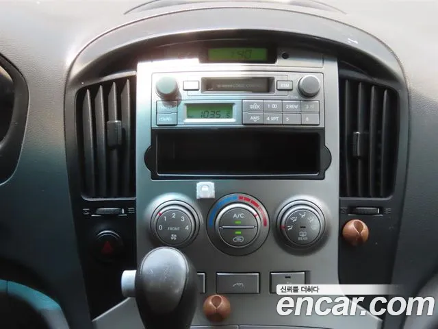 Hyundai Staria 2010 thumb 8