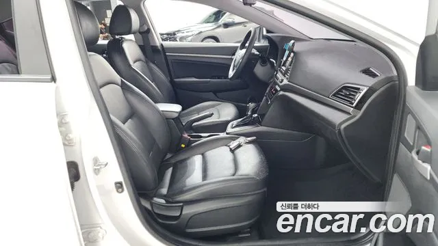 Hyundai Avante 2016 thumb 6
