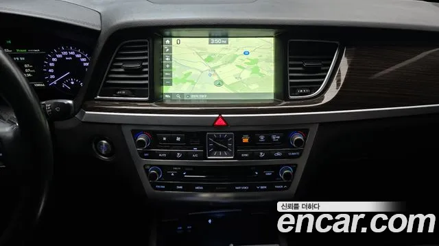 Genesis G80 2017 thumb 4