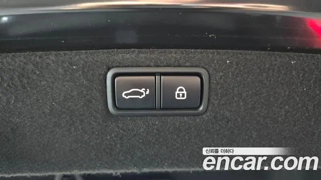 Genesis G80 2017 thumb 2