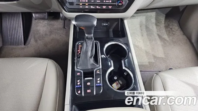 Kia Carnival 2020 thumb 11