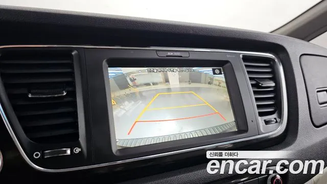 Kia Carnival 2020 thumb 5