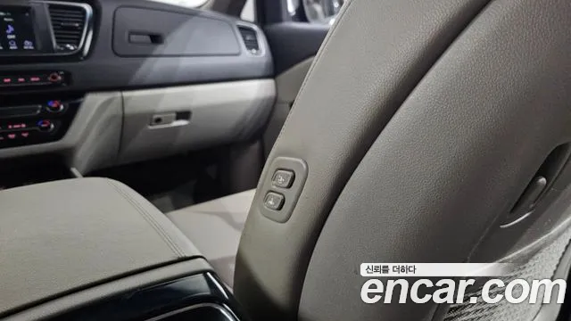 Kia Carnival 2020 thumb 10