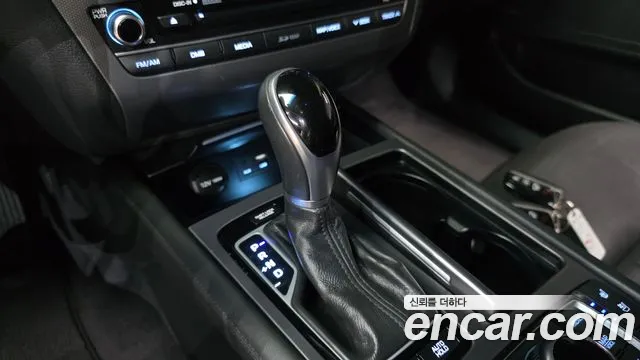 Hyundai Genesis 2016 thumb 6