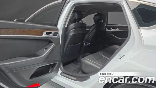 Hyundai Genesis 2016 thumb 4