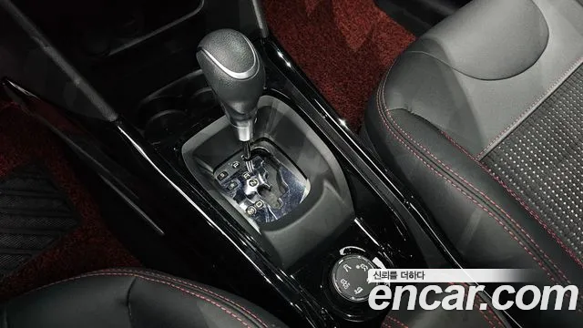 Peugeot 2008 2019 thumb 6