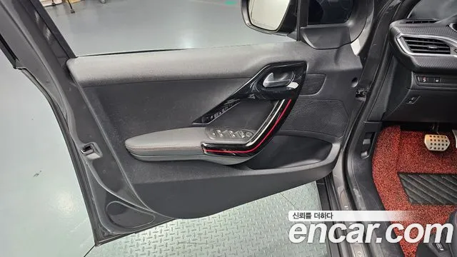 Peugeot 2008 2019 thumb 3