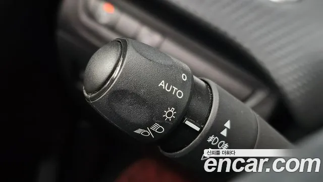 Peugeot 2008 2019 thumb 8