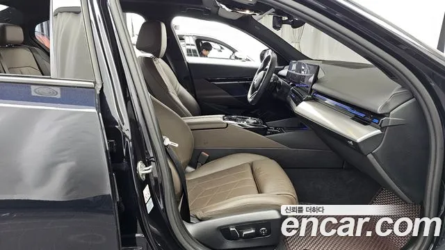 BMW 5 серии 2024 thumb 10