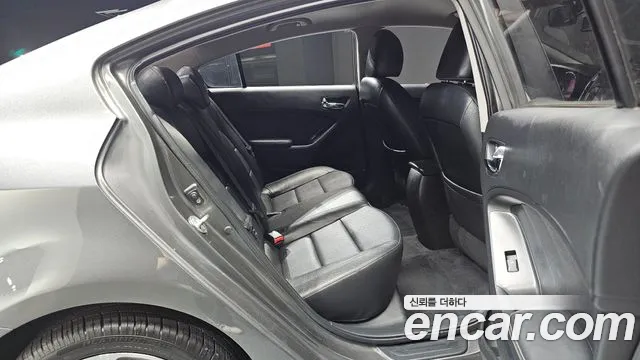 Kia K3 2013 thumb 6