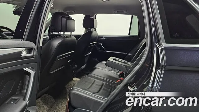 Volkswagen Tiguan 2018 thumb 8