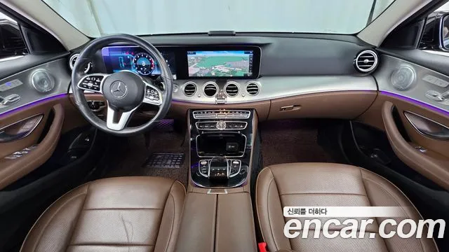 Mercedes-Benz E-Class 2019 thumb 9