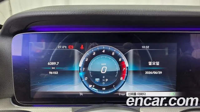 Mercedes-Benz E-Class 2019 thumb 10