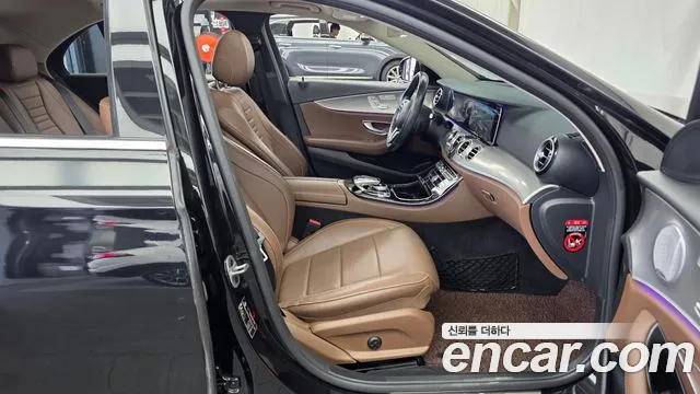 Mercedes-Benz E-Class 2019 thumb 4