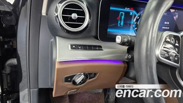 Mercedes-Benz E-Class 2019 thumb 7