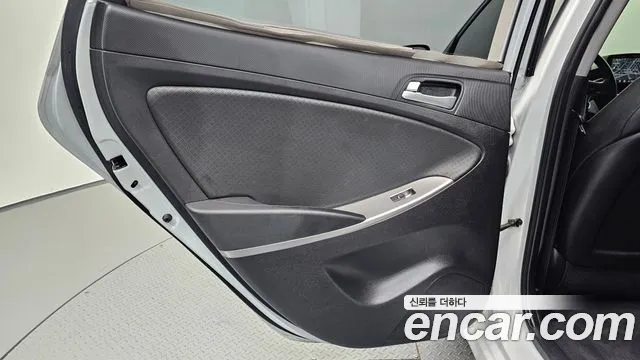 Hyundai Accent 2018 thumb 12