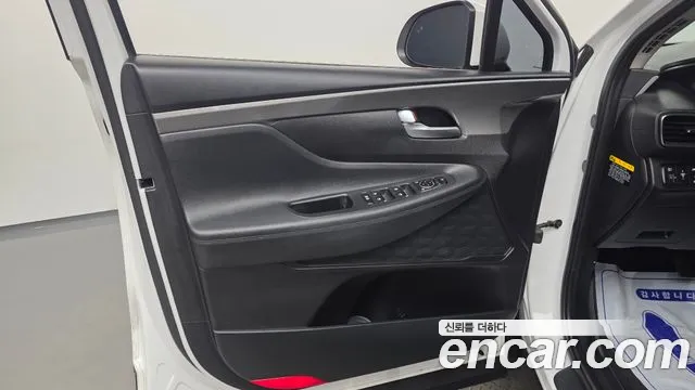 Hyundai Santa Fe 2019 thumb 4