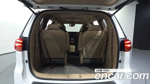 Kia Carnival 2019 thumb 12