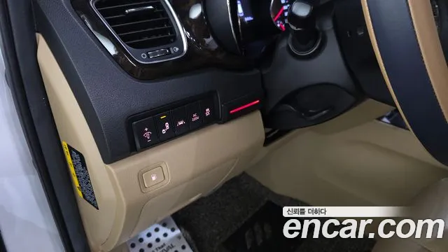 Kia Carnival 2019 thumb 5