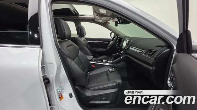 Renault QM6 2017 thumb 10