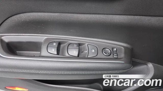 Renault QM6 2017 thumb 12