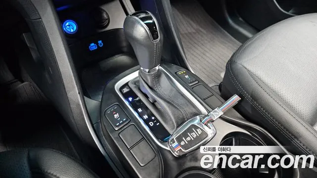 Hyundai Santafe 2016 thumb 12