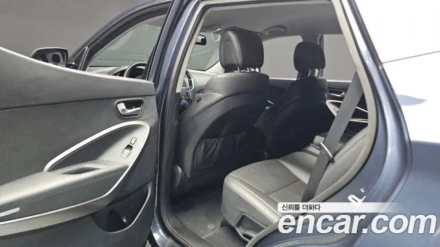 Hyundai Santafe 2016 thumb 6