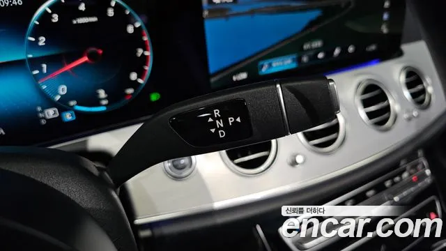 Mercedes-Benz E-Class 2020 thumb 12