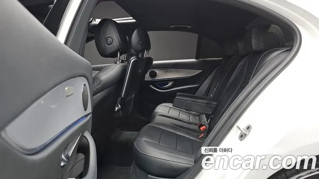 Mercedes-Benz E-Class 2020 thumb 5