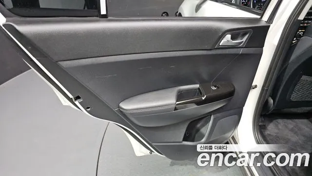 Kia Sportage 2018 thumb 6