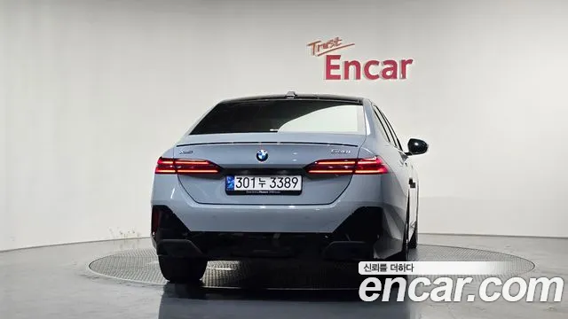 BMW 5 серии 2024 thumb 3