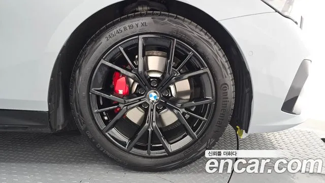 BMW 5 серии 2024 thumb 12