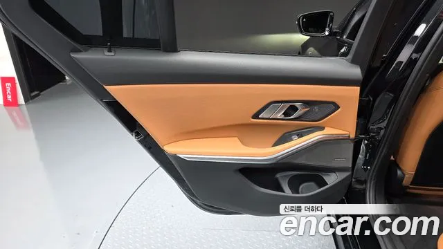 BMW 3 серии 2024 thumb 4