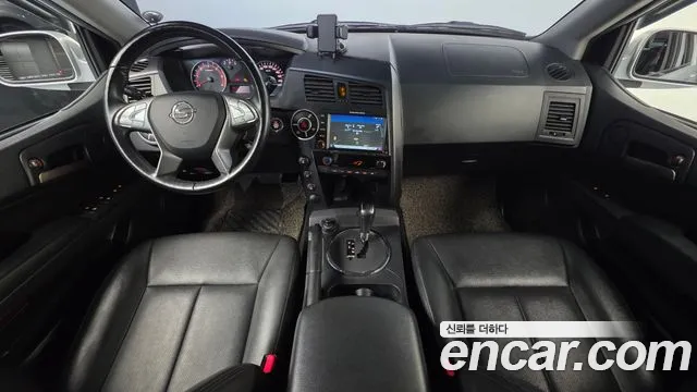 KGM Korando 2015 thumb 9