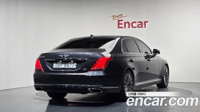 Genesis G90 2018 thumb 5
