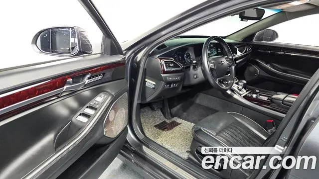 Genesis G90 2018 thumb 9