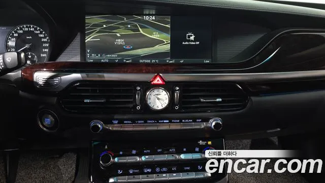 Genesis G90 2018 thumb 11