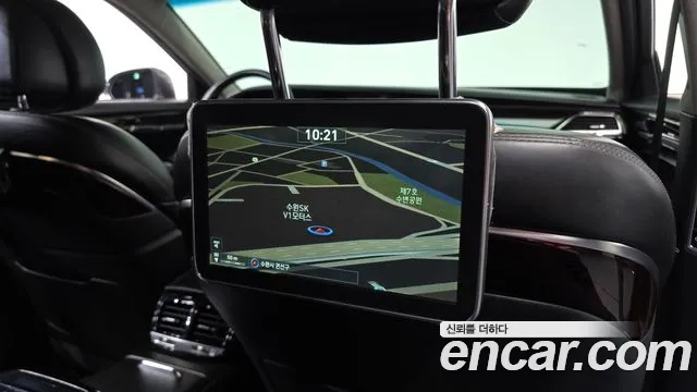 Genesis G90 2018 thumb 8
