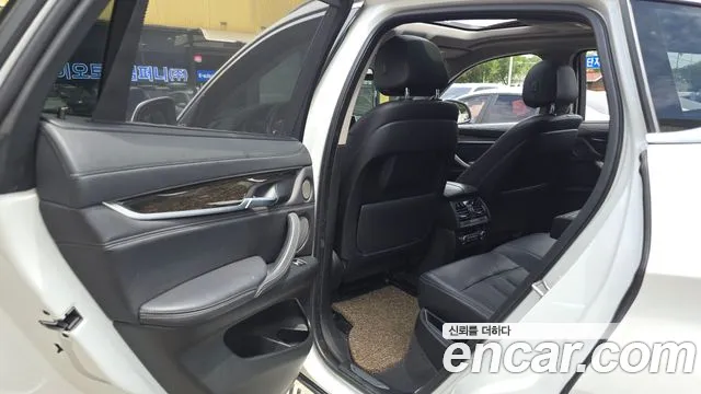 BMW X6 2018 thumb 10