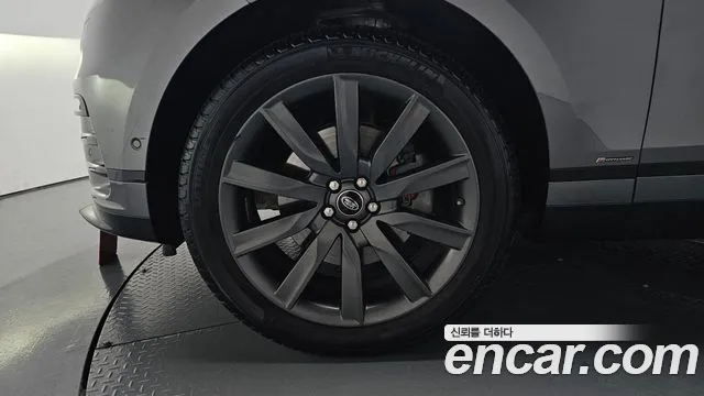 Land Rover Range Rover Velar 2017 thumb 2